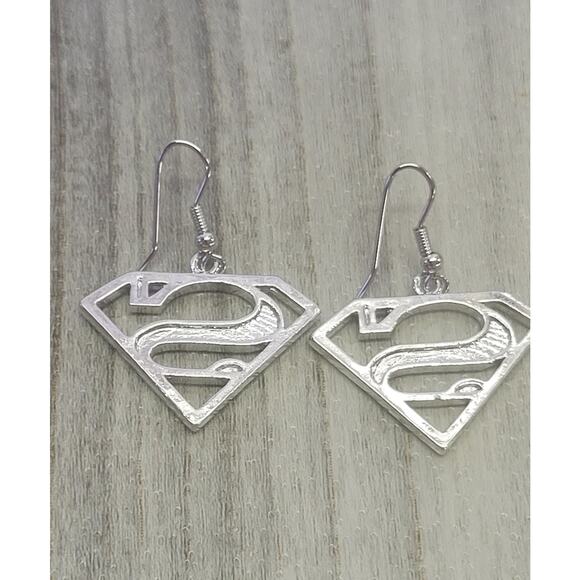 Superman emblem crystal dangle earrings - Picture 3 of 4